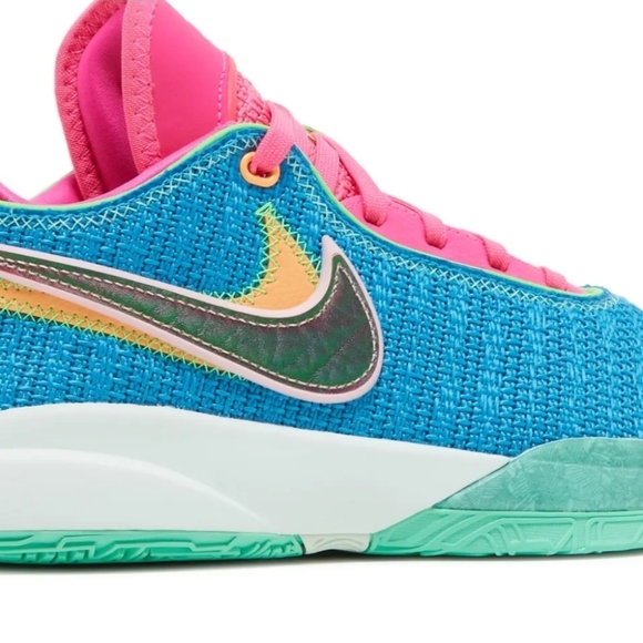 BNIB Nike LeBron 20 Laser Blue Kids Size 3Y DQ8651-400 Multi Color Swoosh B-Ball - Picture 5 of 7